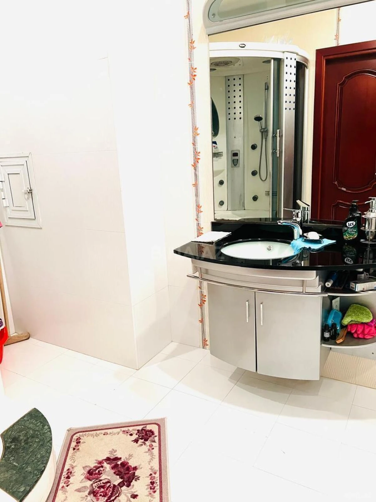 Satılır 4 otaqlı mənzil 156 m²