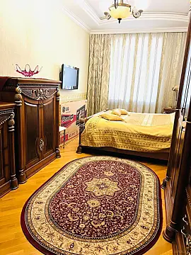 Satılır 4 otaqlı mənzil 156 m²