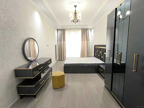 Kirayə verilir 2 otaqlı mənzil 70 m²