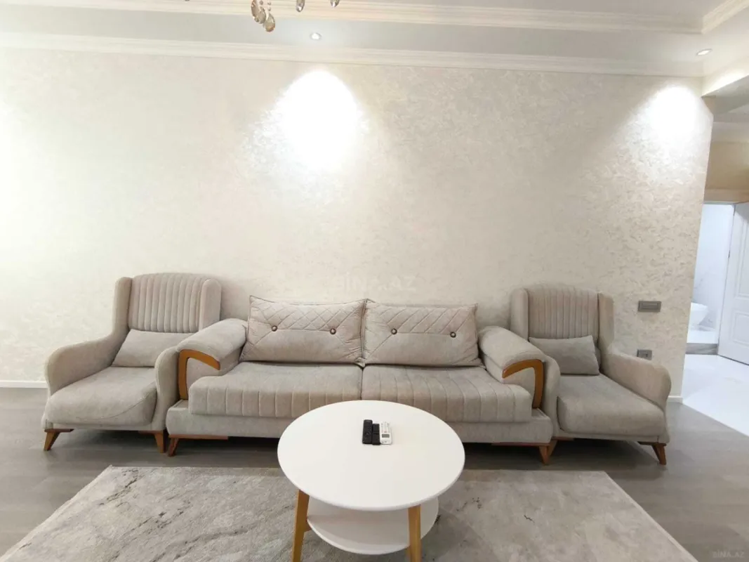 Kirayə verilir 2 otaqlı mənzil 70 m²