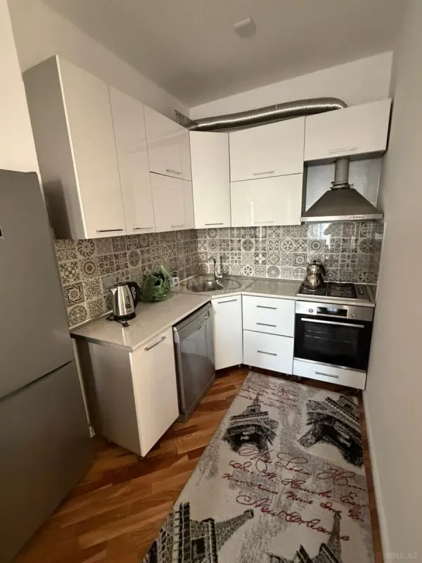 Kirayə verilir 2 otaqlı mənzil 70 m²