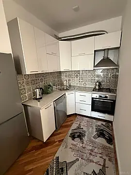 Kirayə verilir 2 otaqlı mənzil 70 m²