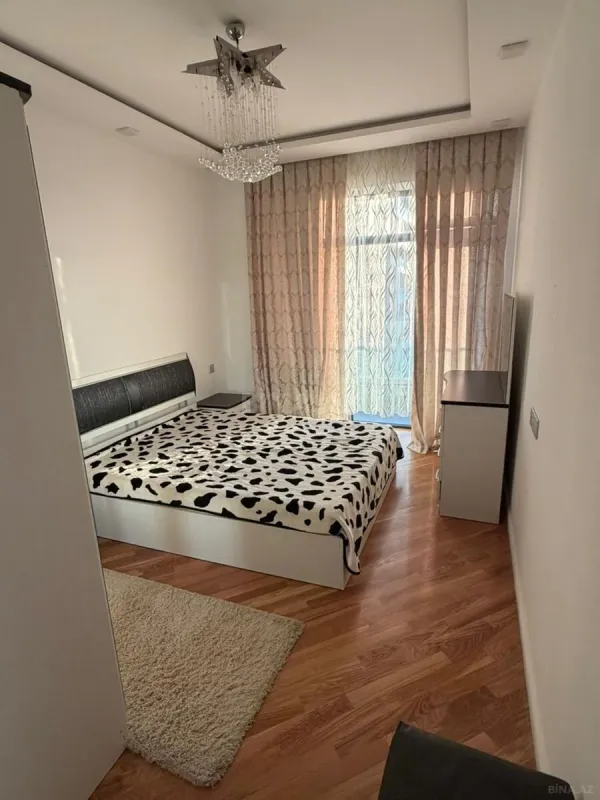 Kirayə verilir 2 otaqlı mənzil 70 m²