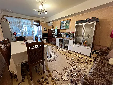 Satılır 2 otaqlı mənzil 65 m²