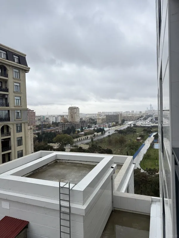 Satılır 4 otaqlı mənzil 149 m²