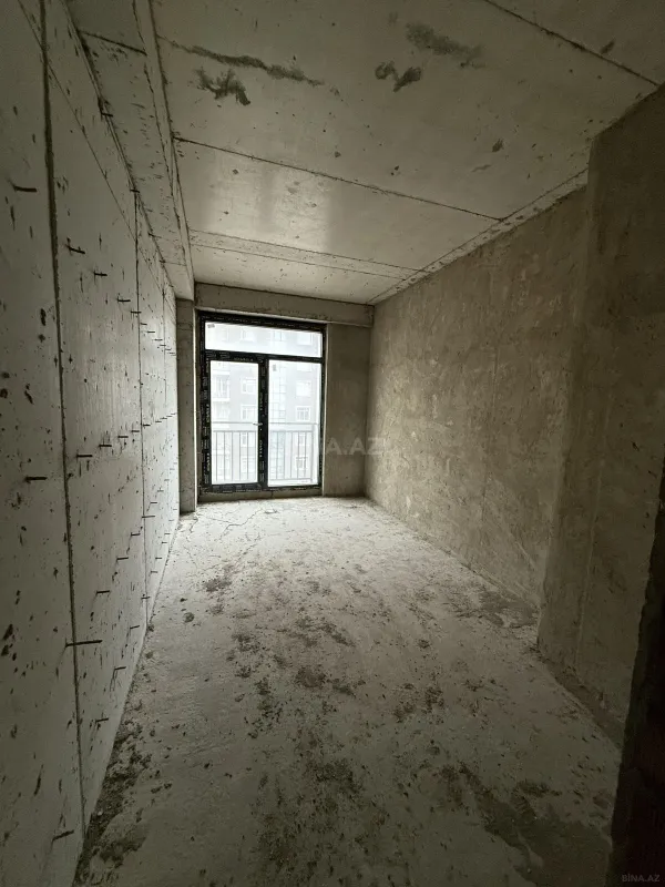 Satılır 4 otaqlı mənzil 149 m²