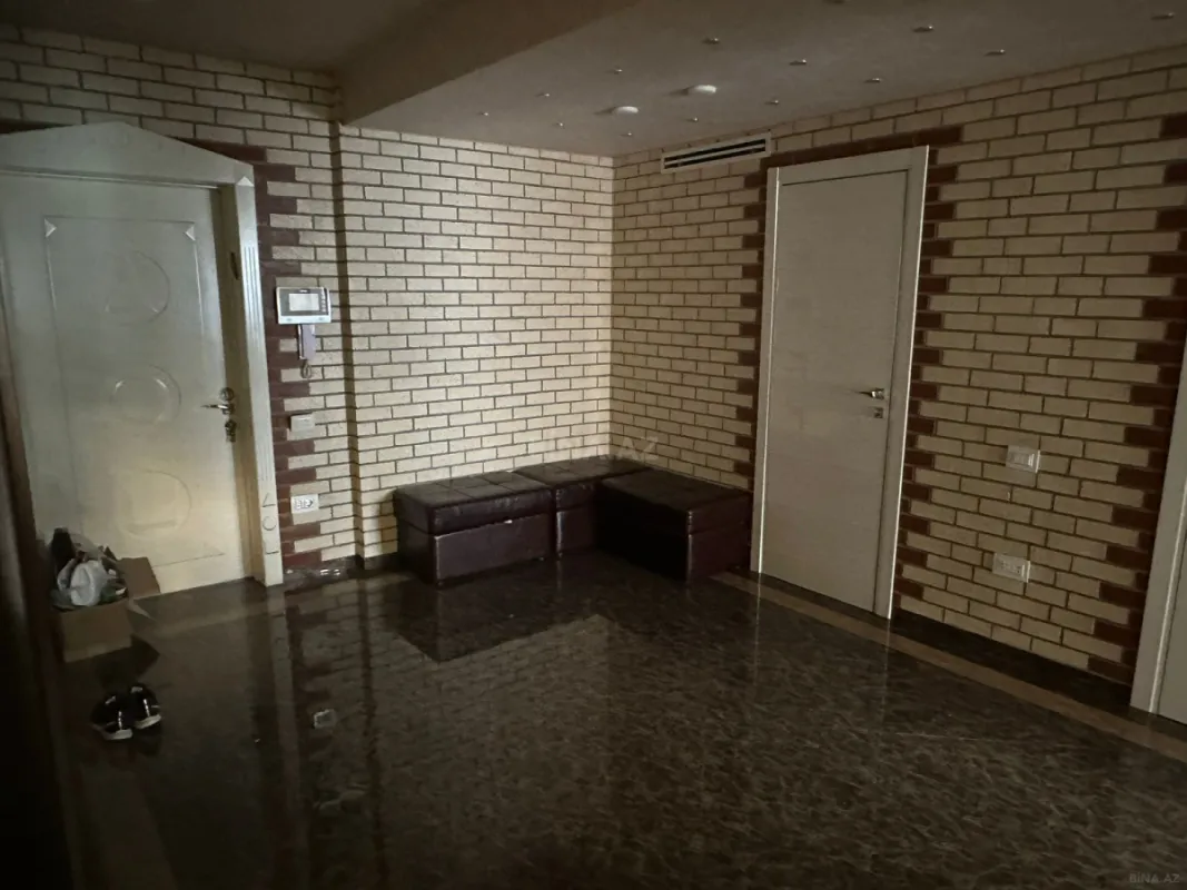 Kirayə verilir 3 otaqlı mənzil 153 m²