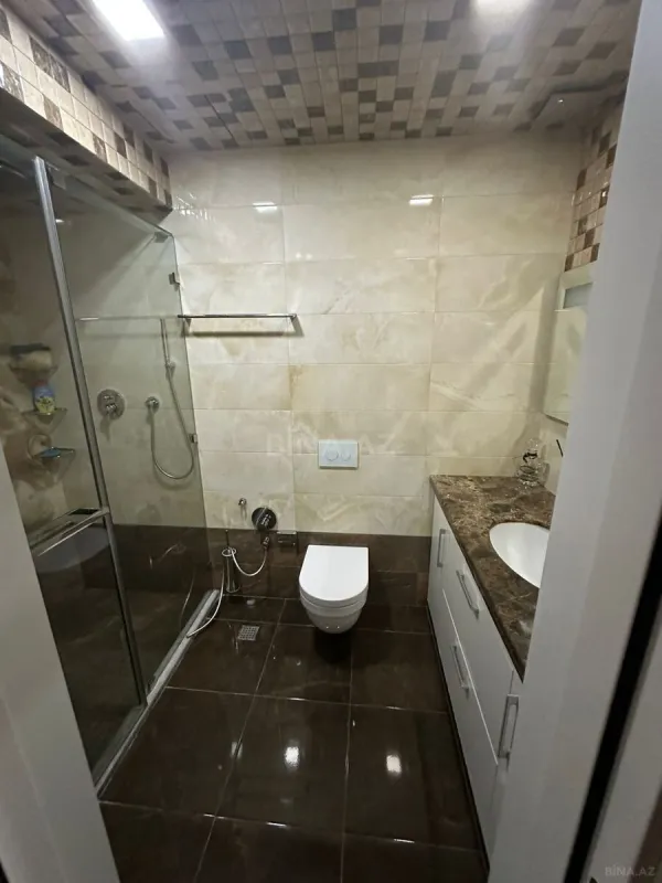 Kirayə verilir 3 otaqlı mənzil 153 m²