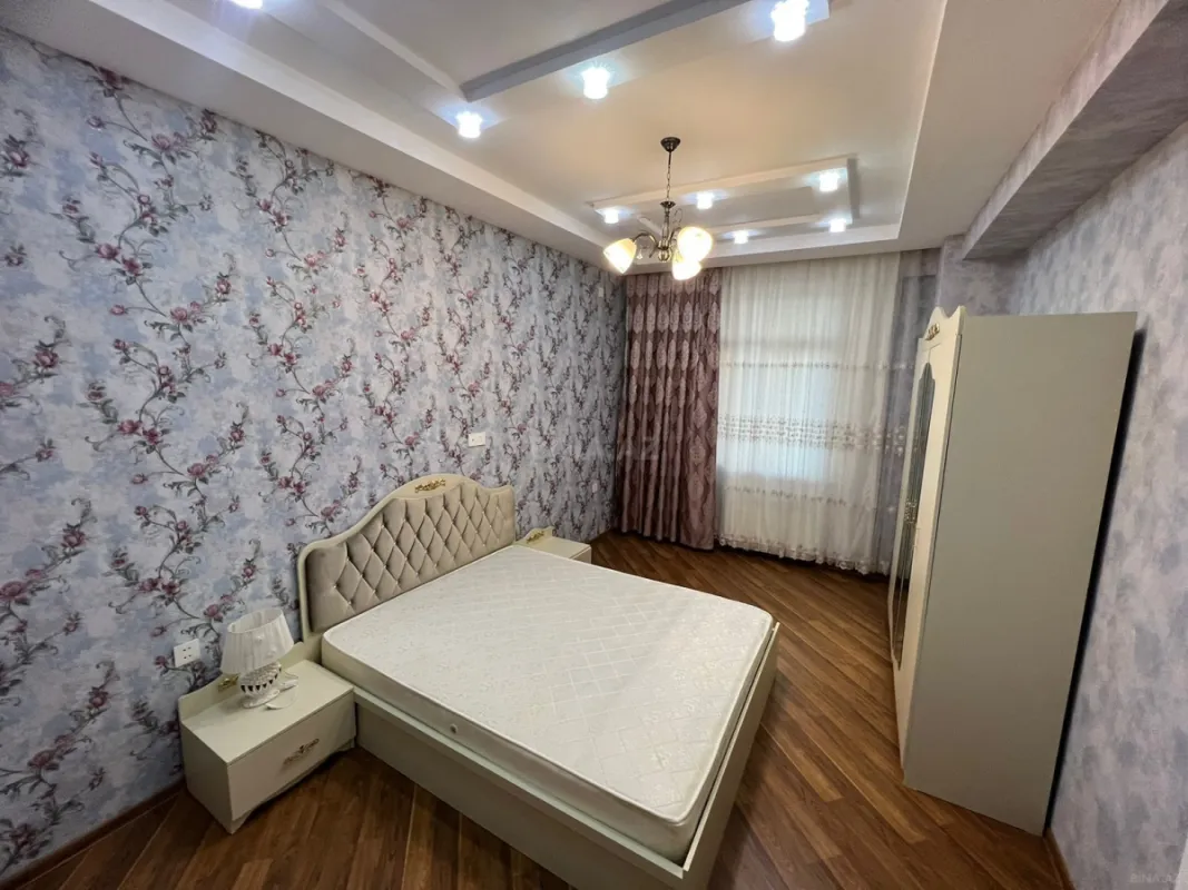 Satılır 3 otaqlı mənzil 128 m²