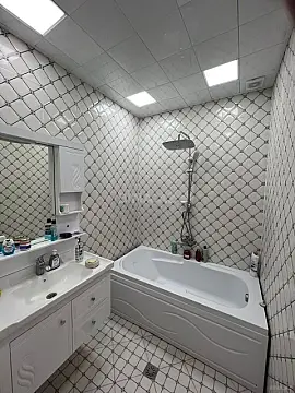 Satılır 3 otaqlı mənzil 128 m²