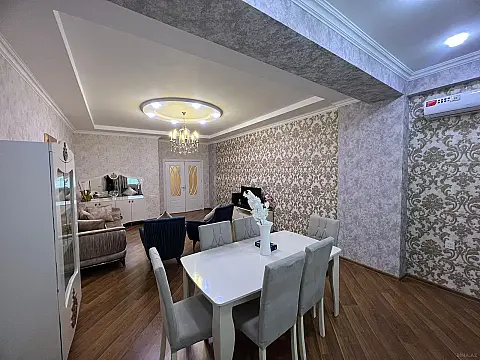 Satılır 3 otaqlı mənzil 128 m²