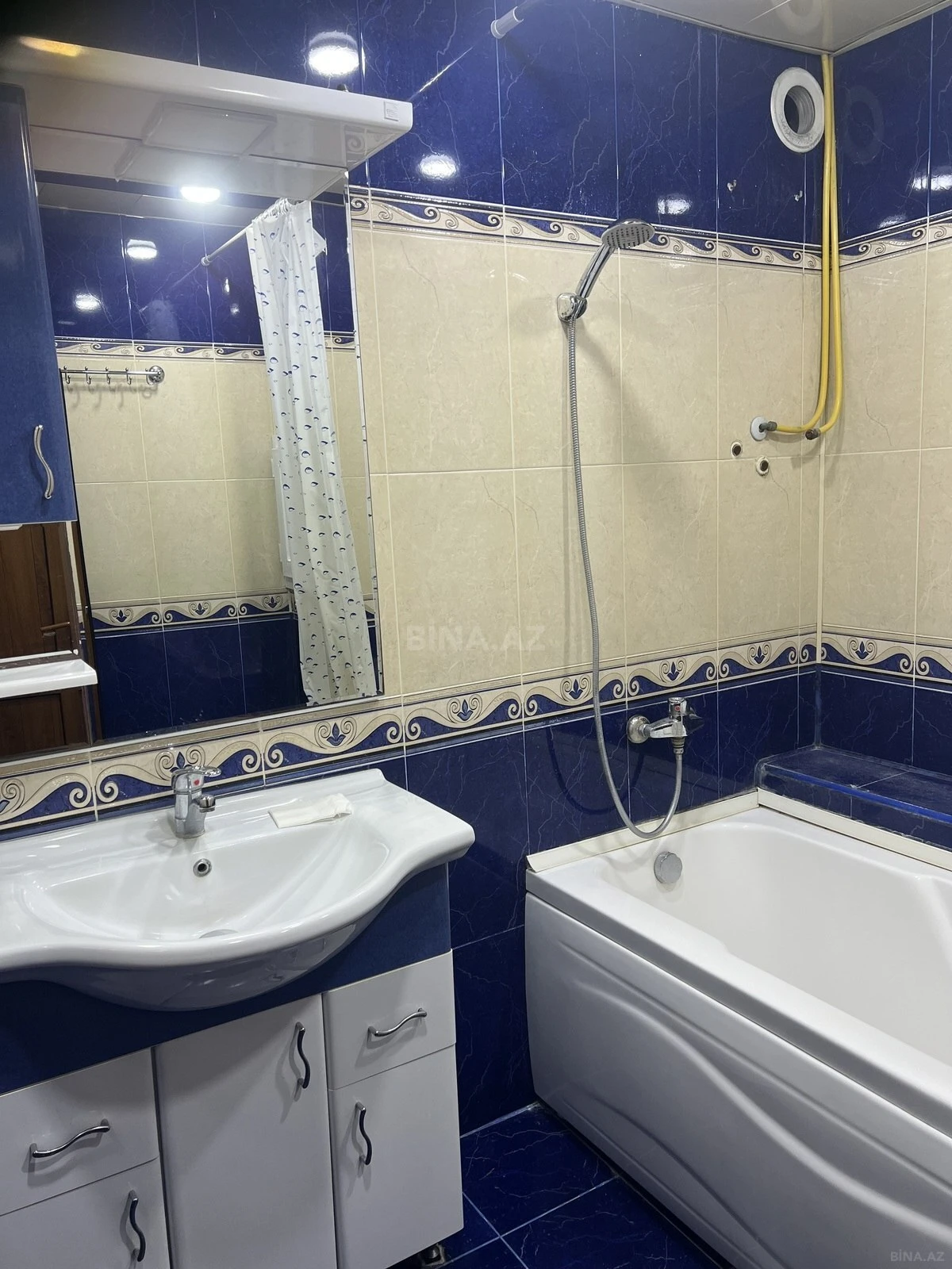 Kirayə verilir 2 otaqlı mənzil 55 m²