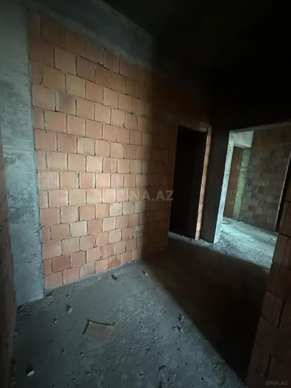 Satılır 3 otaqlı mənzil 137 m²