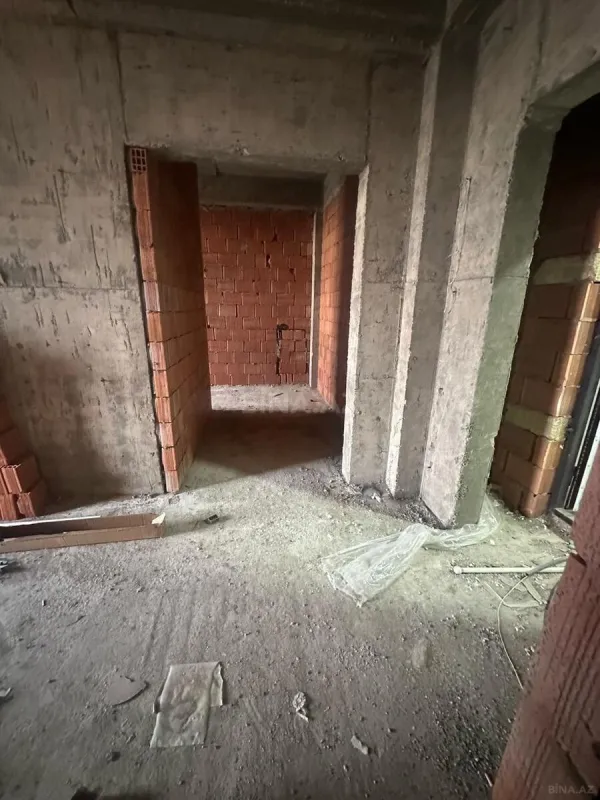 Satılır 3 otaqlı mənzil 137 m²