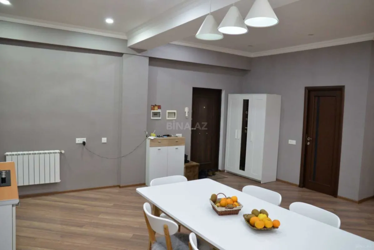 Satılır 4 otaqlı mənzil 120 m²
