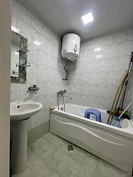 Satılır 2 otaqlı mənzil 58 m²