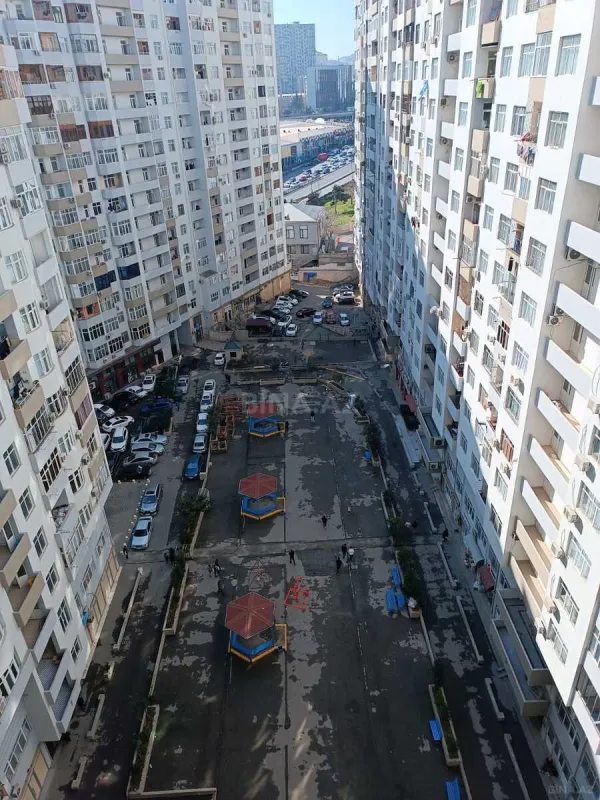 Satılır 3 otaqlı mənzil 110 m²