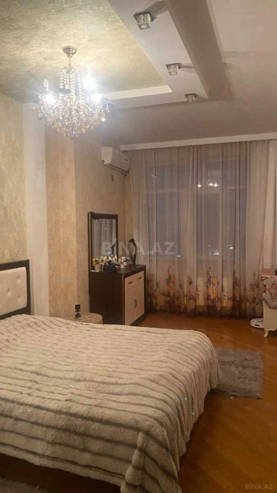 Satılır 3 otaqlı mənzil 110 m²