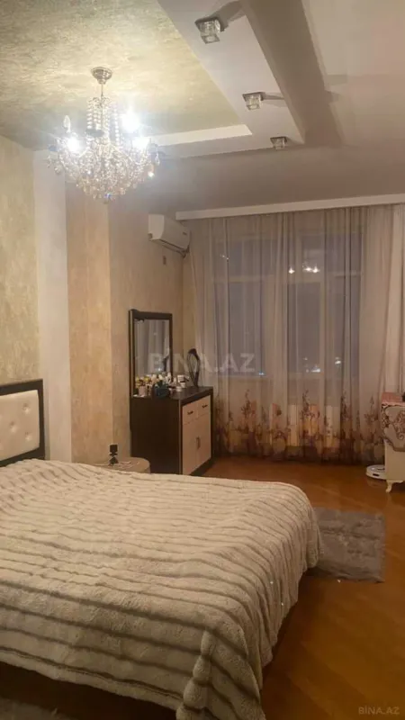 Satılır 3 otaqlı mənzil 110 m²