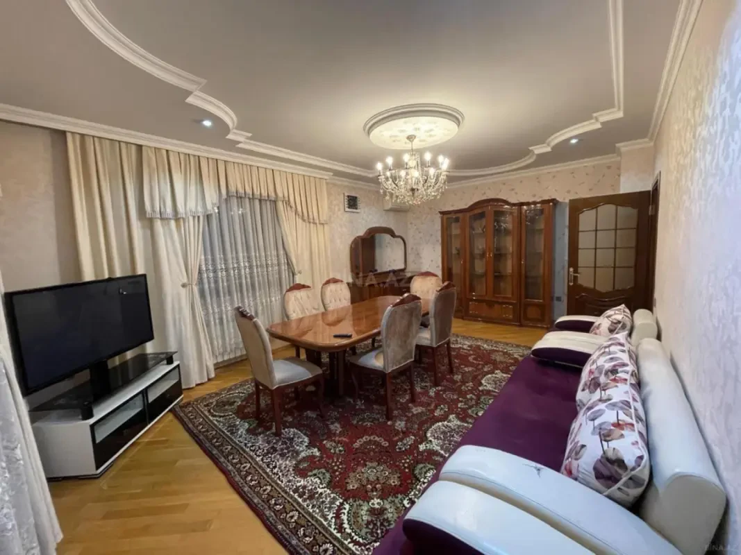 Kirayə verilir 3 otaqlı mənzil 150 m²