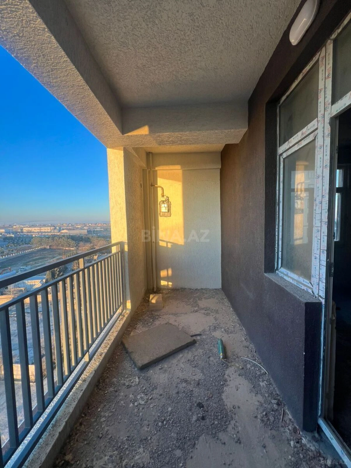 Satılır 3 otaqlı mənzil 107 m²