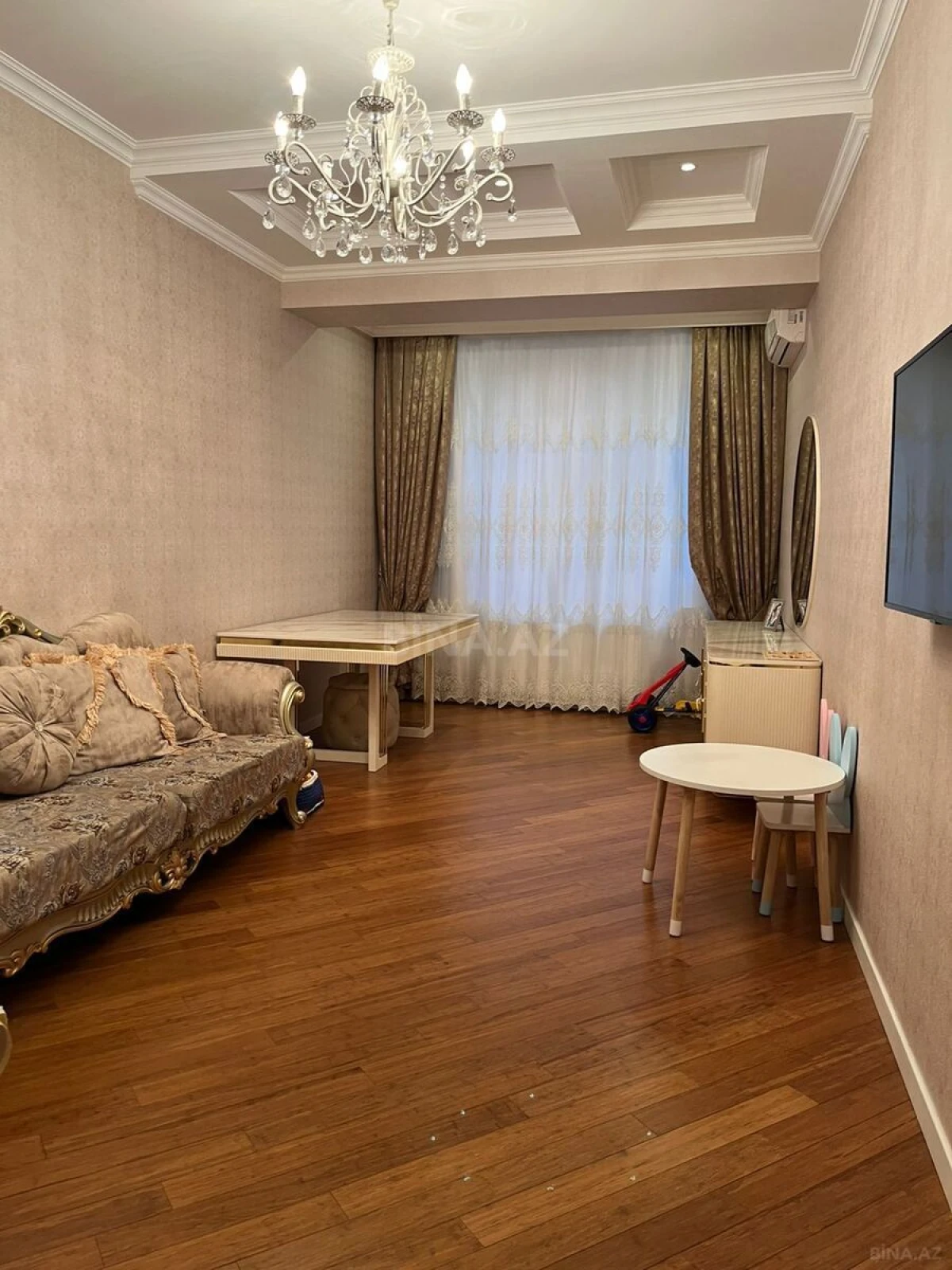 Satılır 3 otaqlı mənzil 110 m²