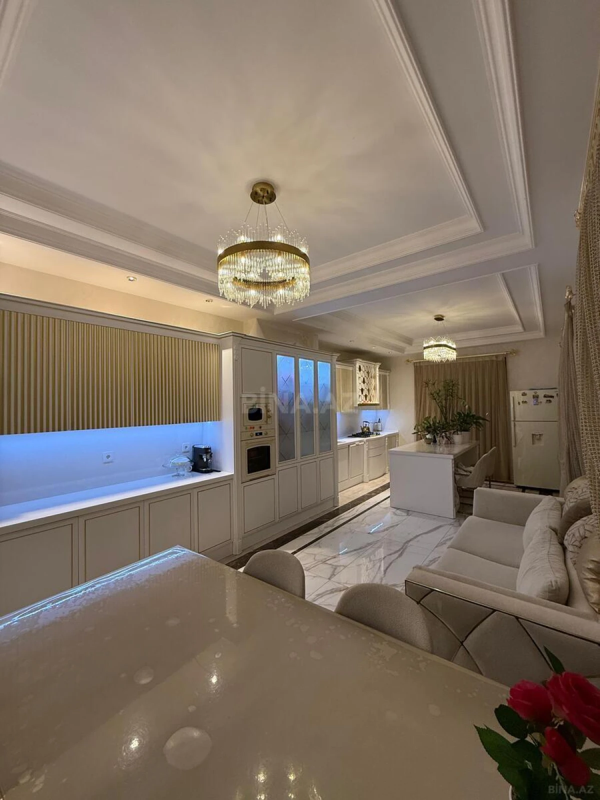 Satılır 7 otaqlı həyət evi 760 m²