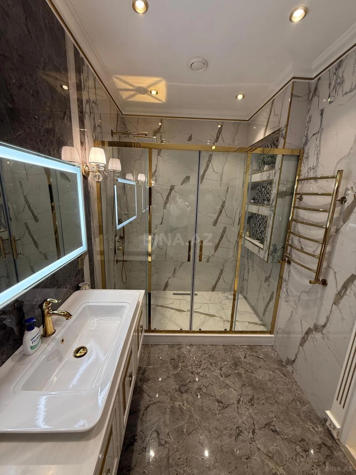 Satılır 7 otaqlı həyət evi 760 m²