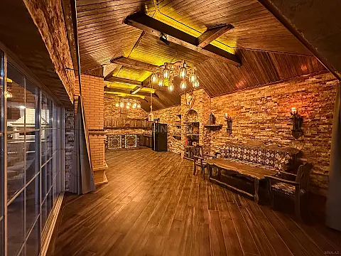 Satılır 7 otaqlı həyət evi 760 m²