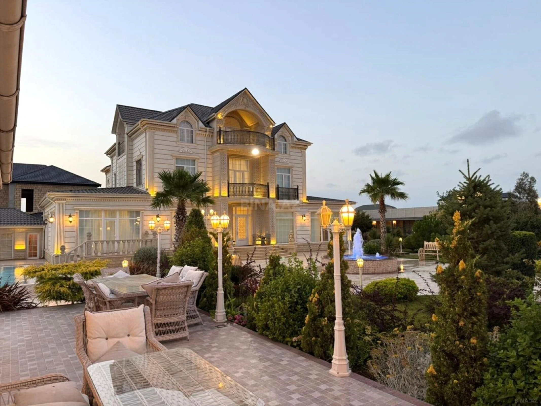 Satılır 7 otaqlı həyət evi 760 m²