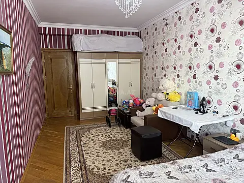 Satılır 4 otaqlı mənzil 160.3 m²