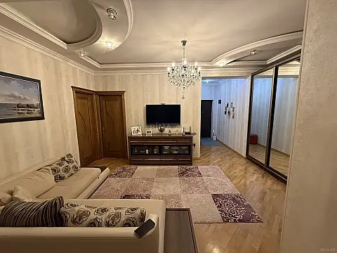 Satılır 4 otaqlı mənzil 160.3 m²