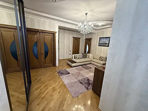 Satılır 4 otaqlı mənzil 160.3 m²