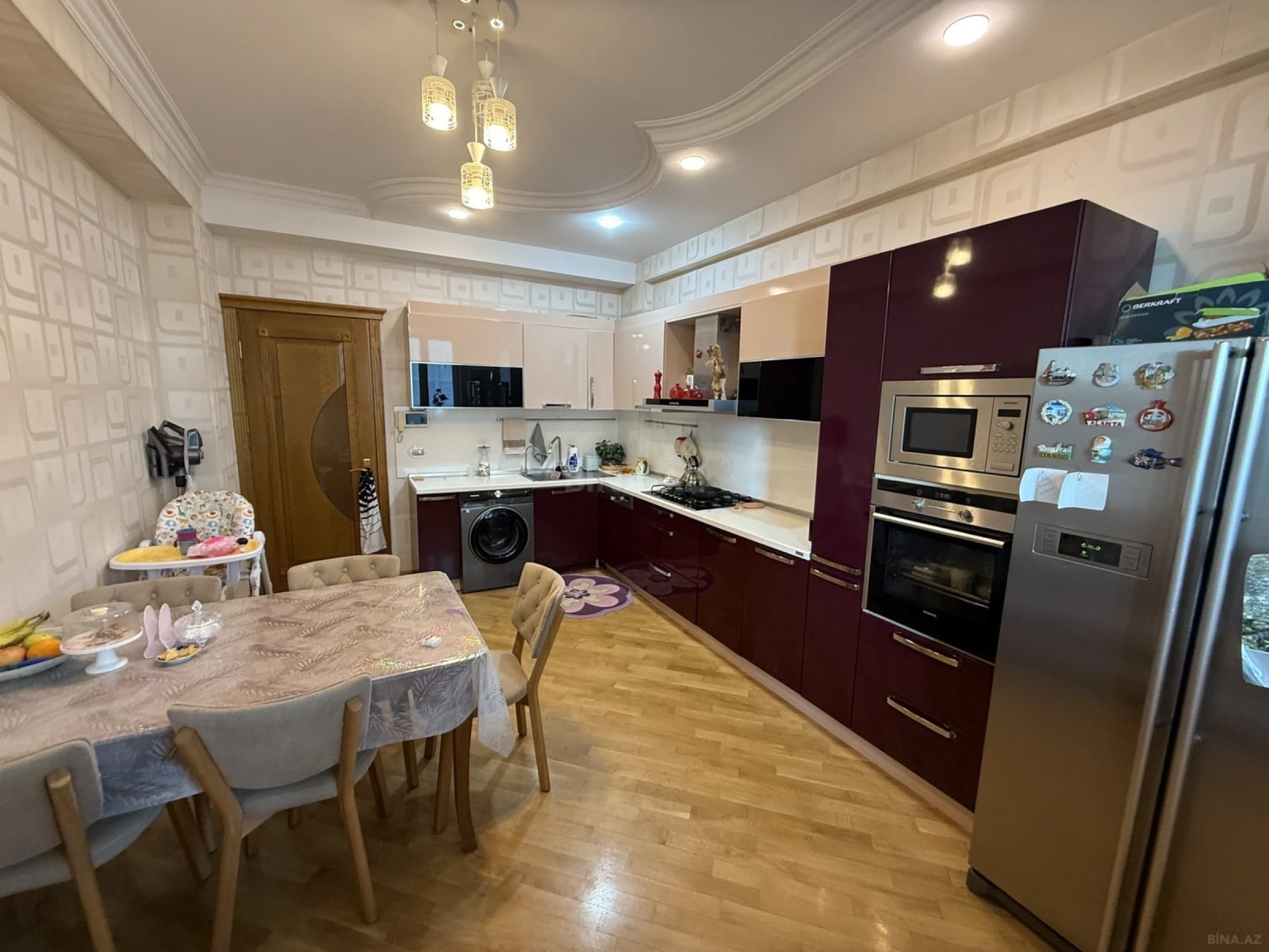 Satılır 4 otaqlı mənzil 160.3 m²
