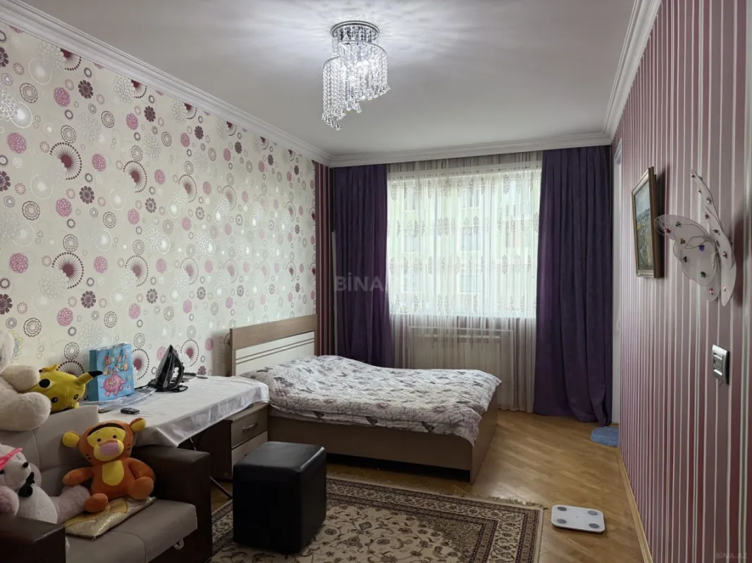 Satılır 4 otaqlı mənzil 160.3 m²