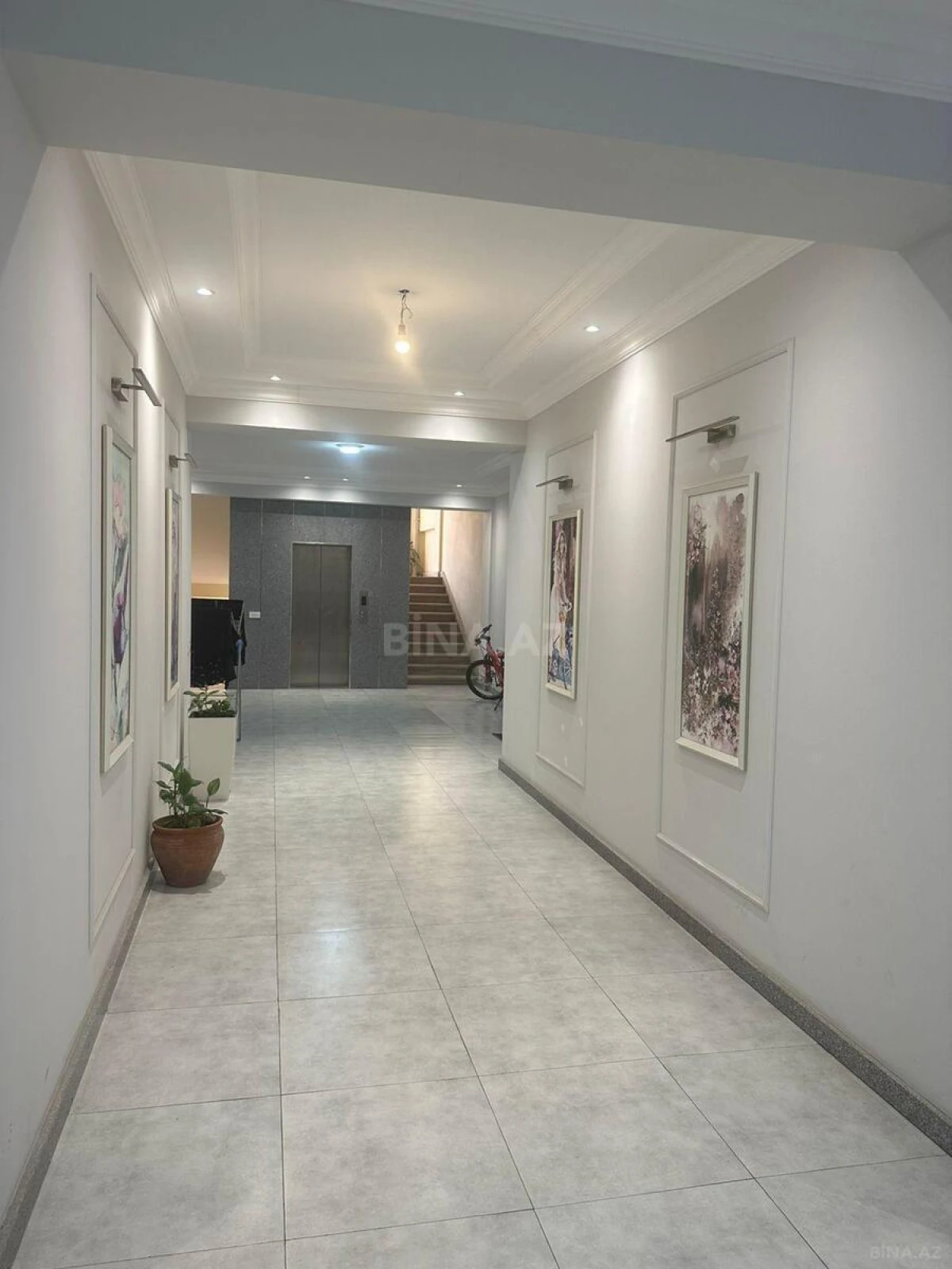Satılır 2 otaqlı mənzil 100 m²