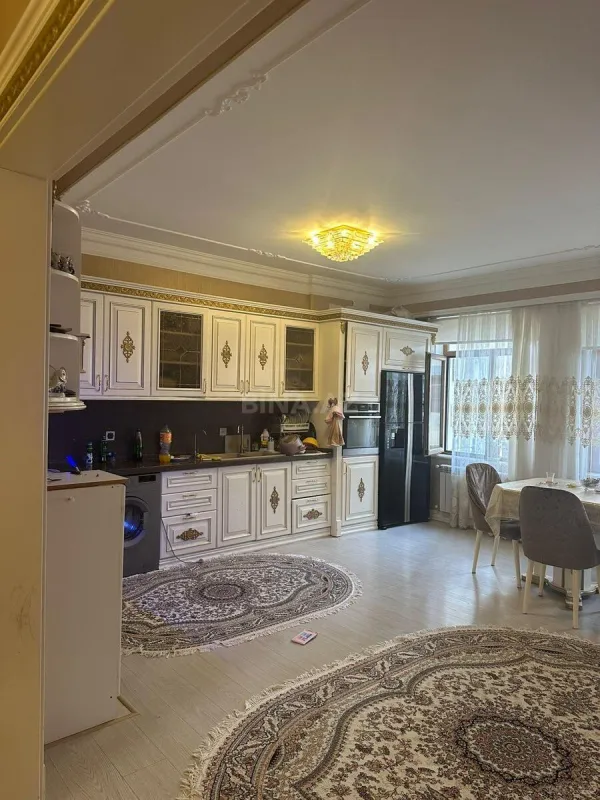 Satılır 2 otaqlı mənzil 100 m²