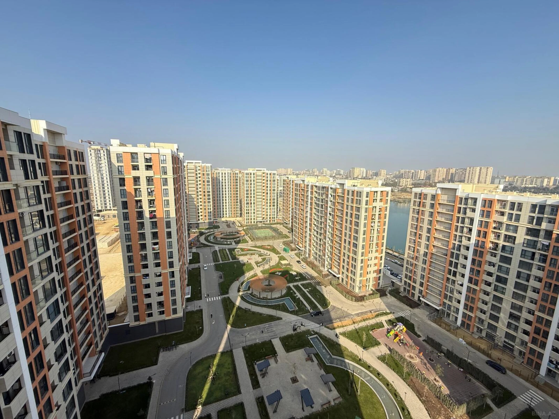 Satılır 2 otaqlı mənzil 63 m²