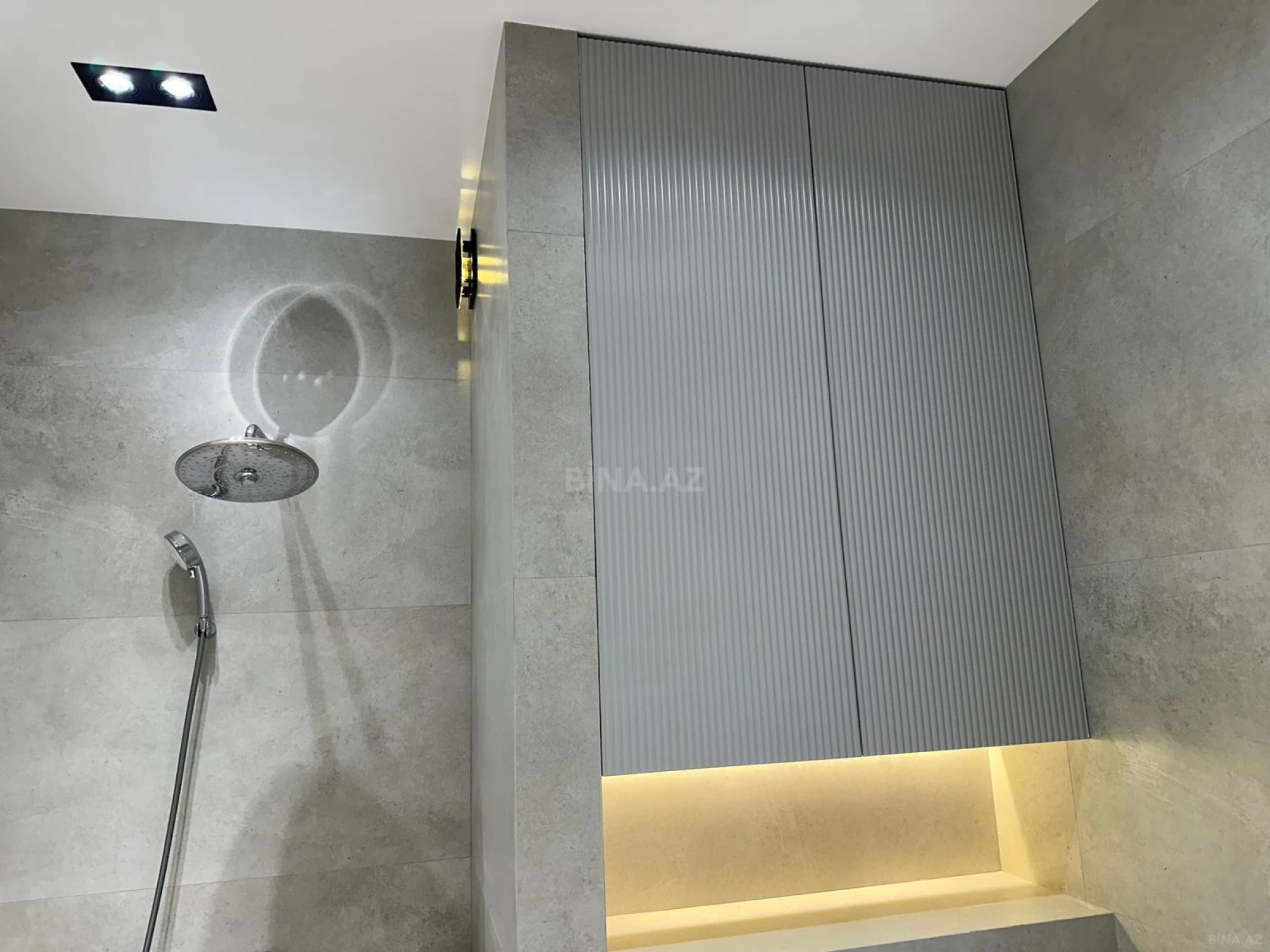 Kirayə verilir 2 otaqlı mənzil 65 m²