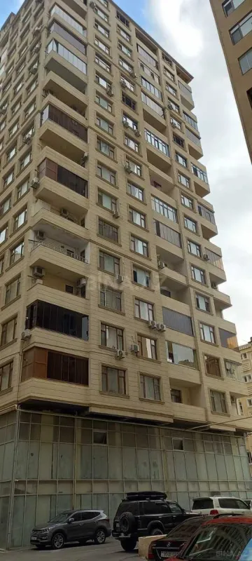 Satılır 3 otaqlı mənzil 148.5 m²