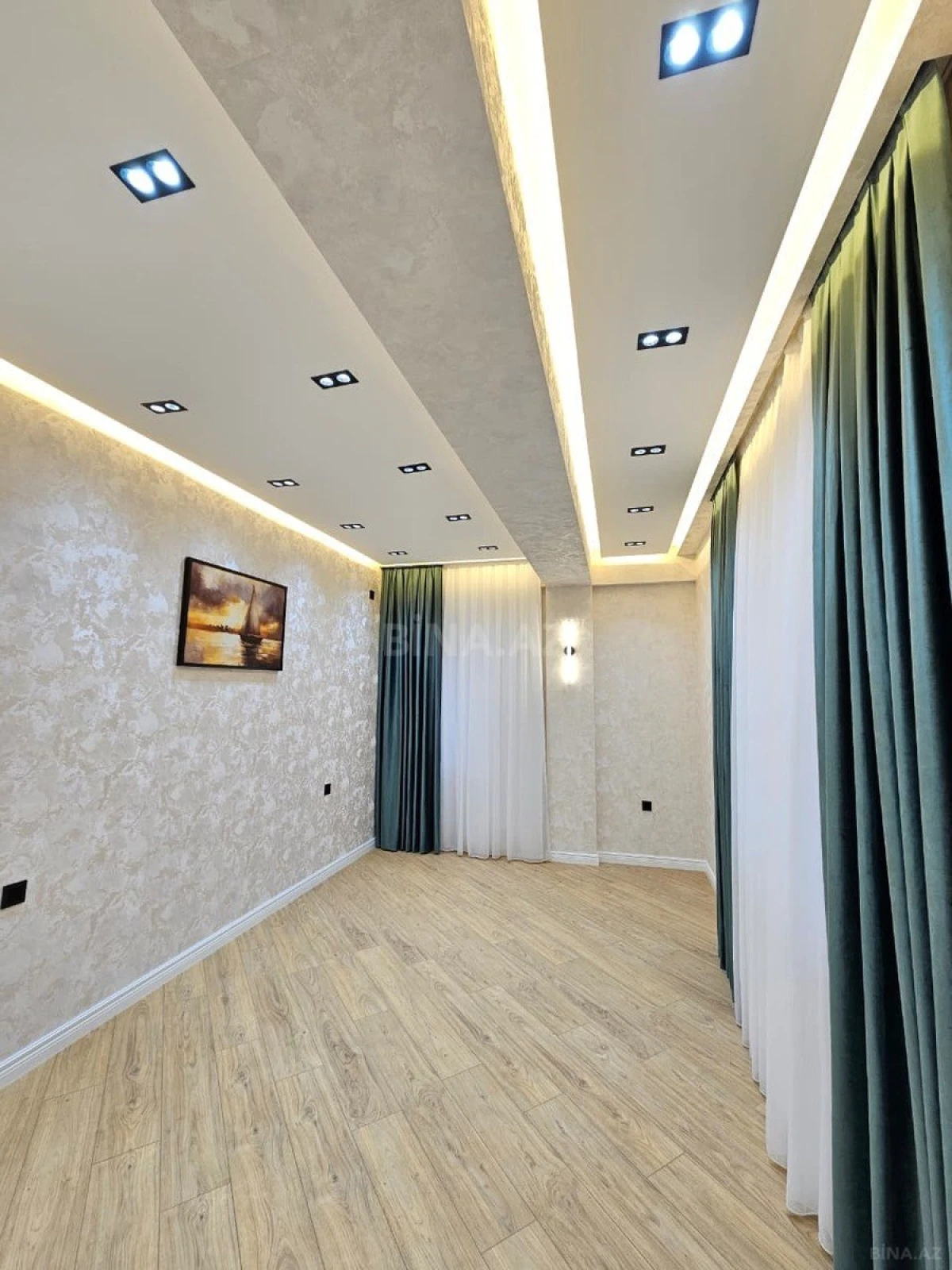 Satılır 3 otaqlı mənzil 112 m²