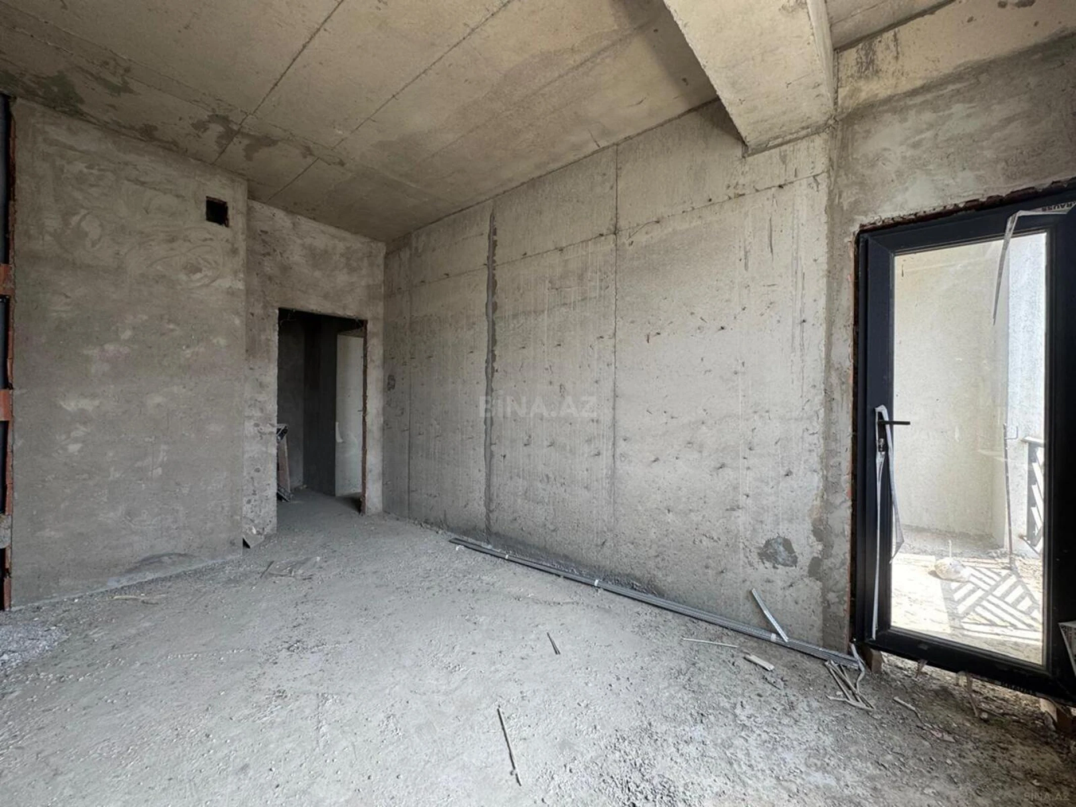 Satılır 2 otaqlı mənzil 82 m²