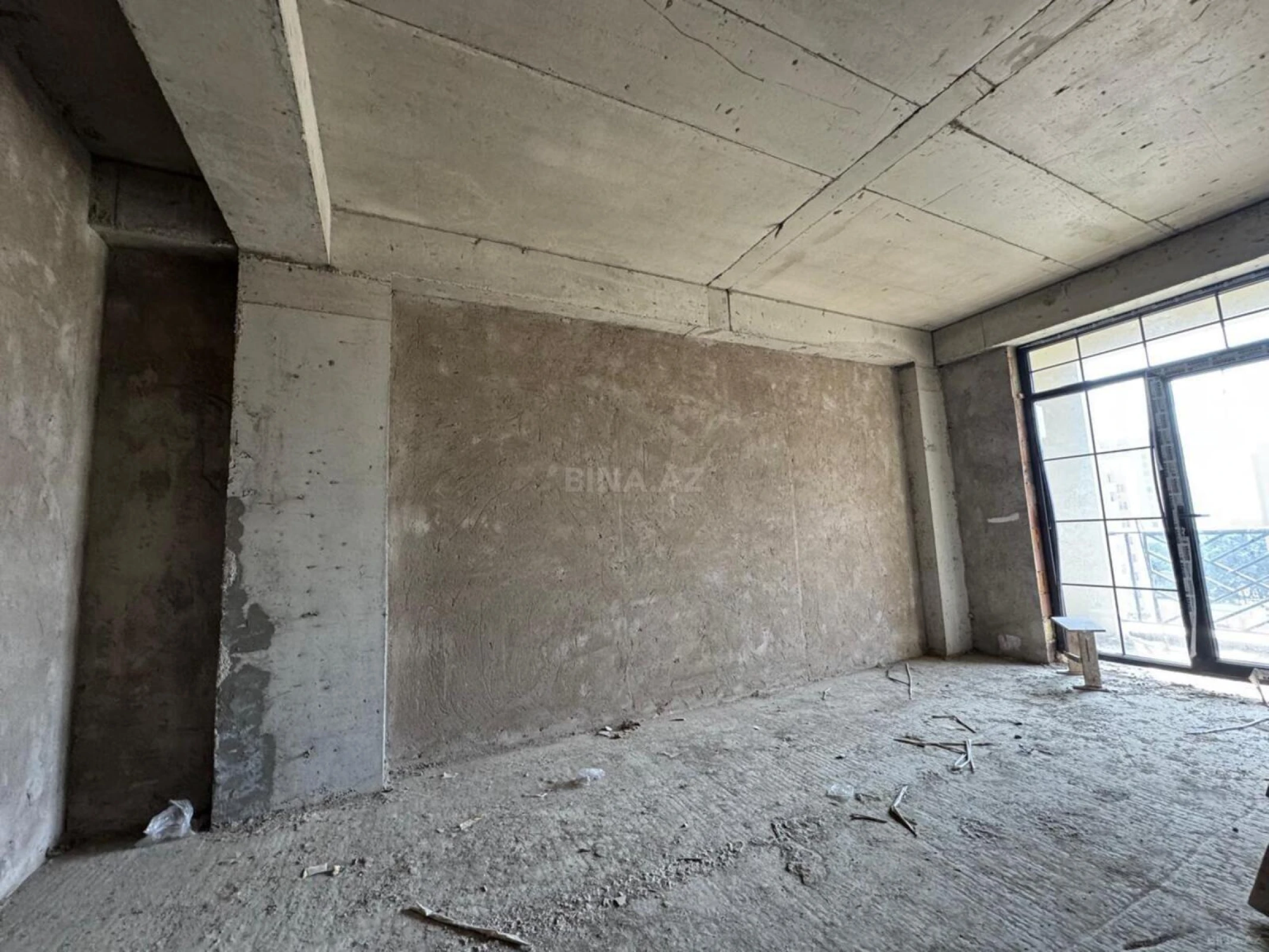 Satılır 2 otaqlı mənzil 82 m²