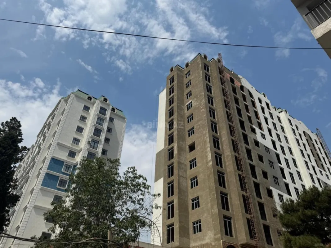 Satılır 2 otaqlı mənzil 82 m²