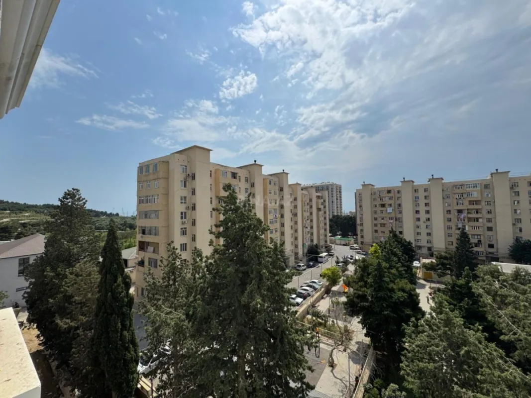 Satılır 2 otaqlı mənzil 82 m²