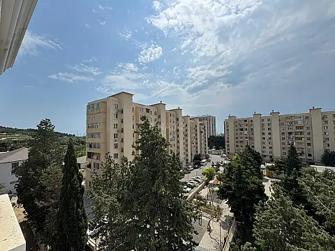 Satılır 2 otaqlı mənzil 82 m²