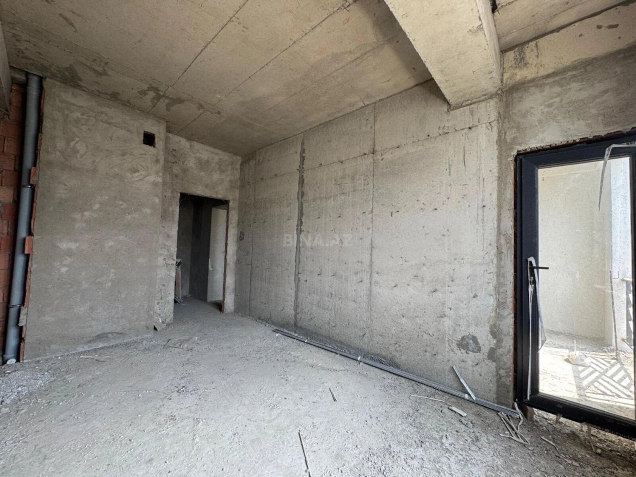 Satılır 2 otaqlı mənzil 82 m²