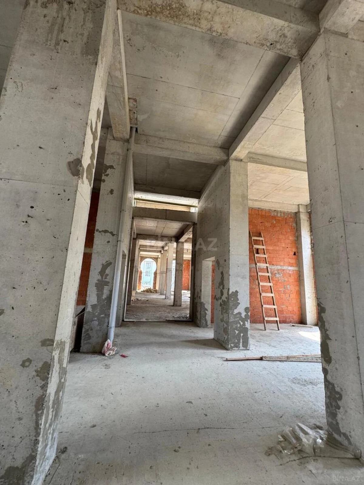 Satılır 2 otaqlı mənzil 82 m²