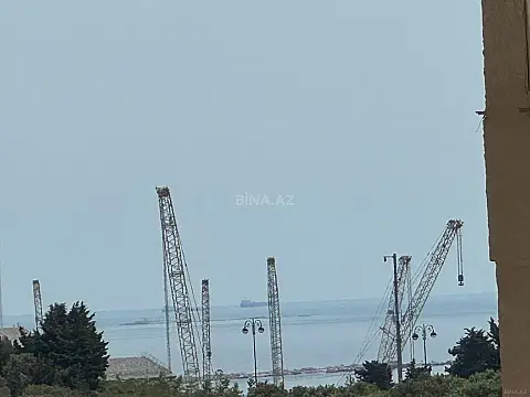 Satılır 2 otaqlı mənzil 82 m²