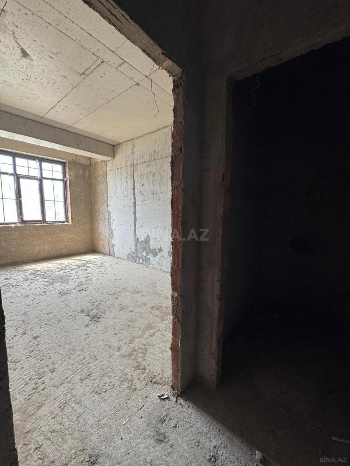 Satılır 2 otaqlı mənzil 82 m²